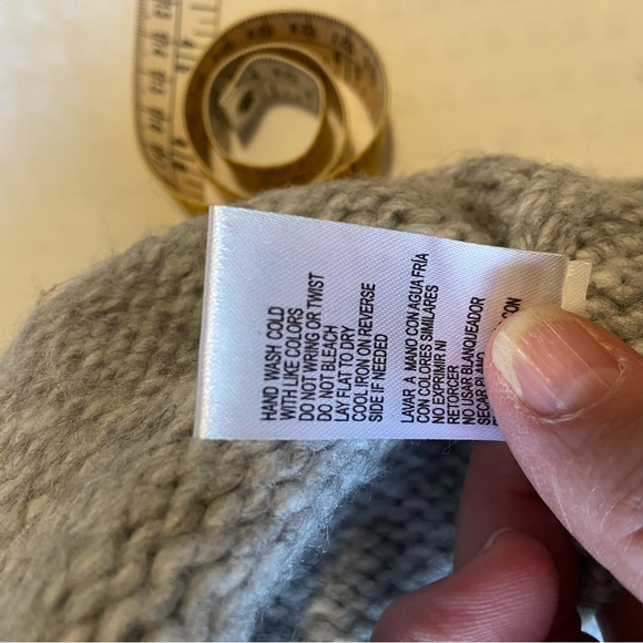 Democracy Soft Gray V-Neck Cardigan W/Sparkly Snap Closures Sz XL - Picture 9 of 9